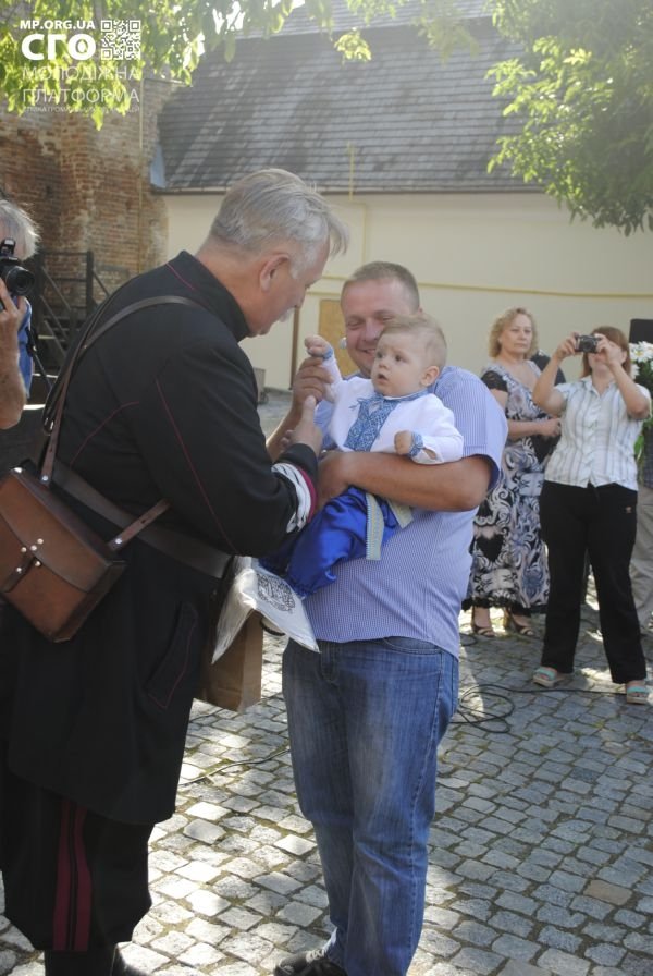 У Луцьку вибрали найкращу вишиванку. ФОТО